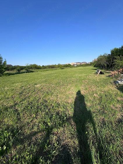 Teren de 2500 mp, în Central