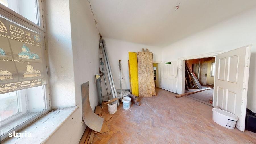 Apartament cu 4 camere în Centrul Istoric