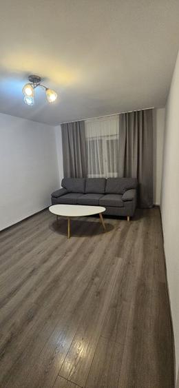 Apartament cu 3 camere decomandat în Petru Rareș