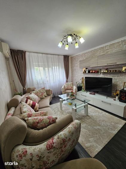 Apartament cu 2 camere decomandat în Calea București