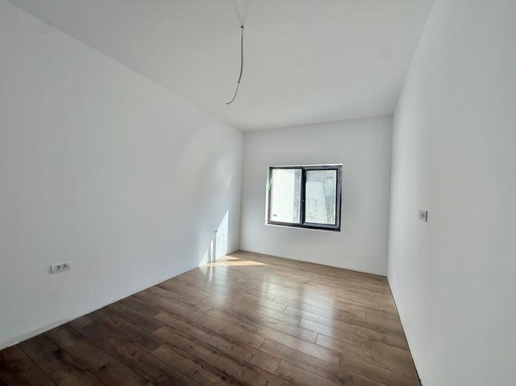 Duplex cu 4 camere cu Canalizare în Giroc
