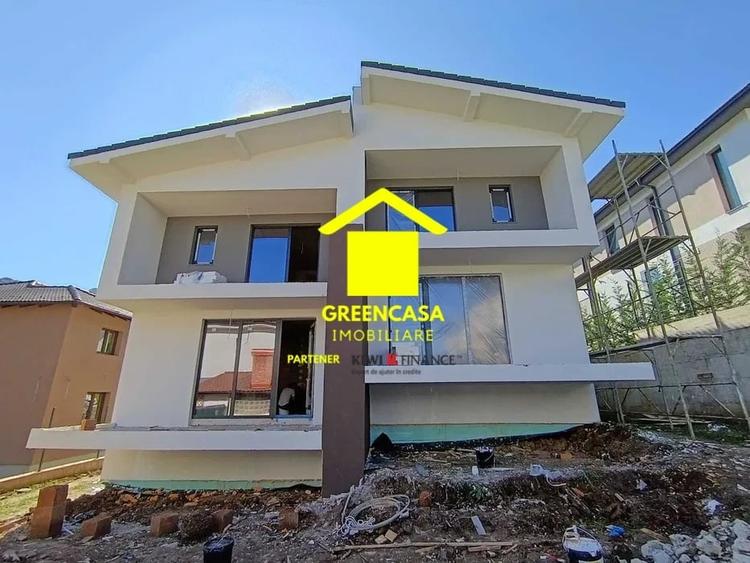 Duplex cu 4 camere cu Canalizare în Florești