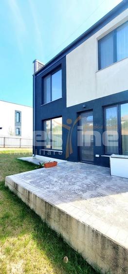 Casă individuală cu 4 camere cu Teren 442 Mp în Miroslava