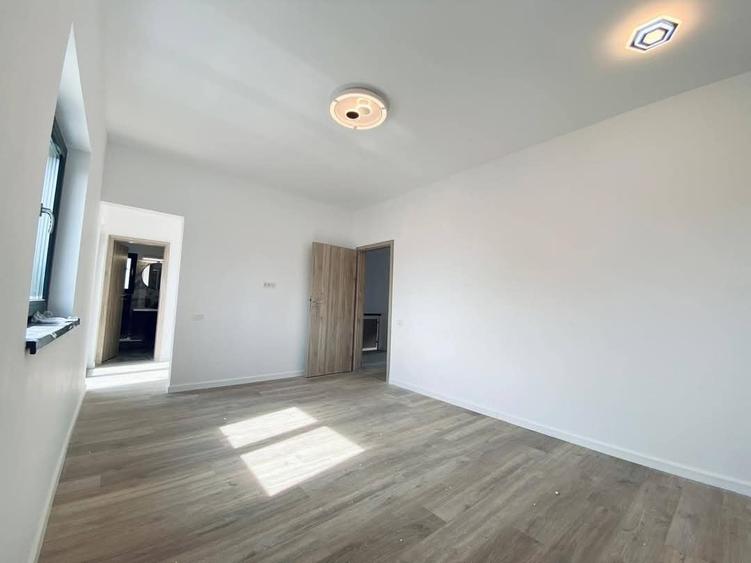 Casă individuală cu 5 camere cu Teren 330 Mp în Berceni