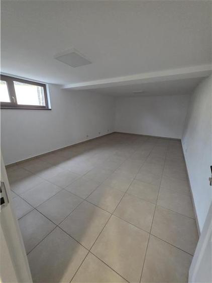 Duplex cu 4 camere cu Teren 500 Mp în Central