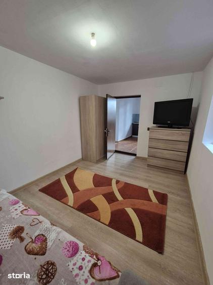 Casă cu 4 camere cu Teren 1200 Mp în Peciu Nou