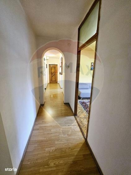 Apartament cu 3 camere în Calea București