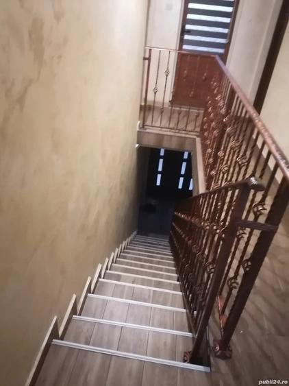 Casă cu 6 camere în Central