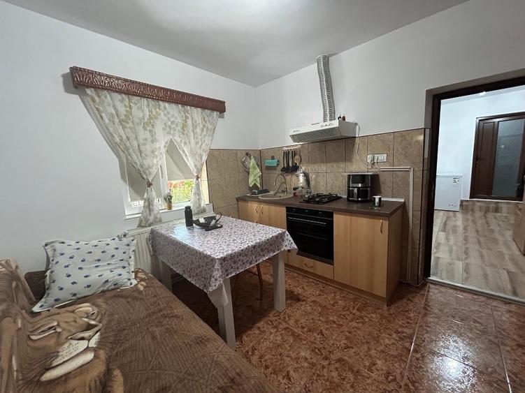 Casă individuală cu 3 camere cu Teren 1064 Mp în Cobadin