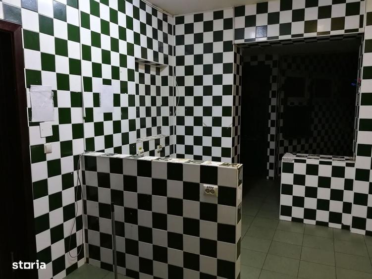 Spațiu comercial, de 330 mp, în Rosetti