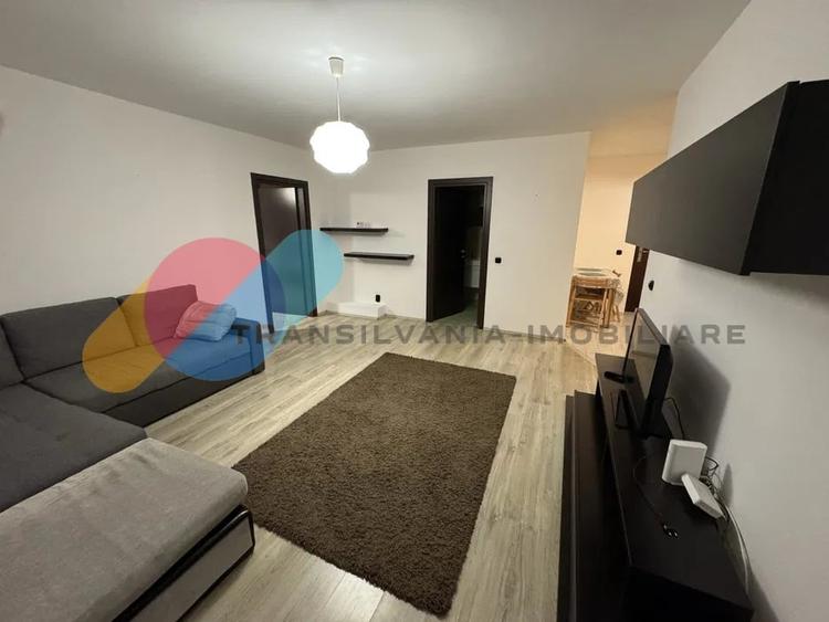 Apartament cu 2 camere semidecomandat, mobilat în Florești
