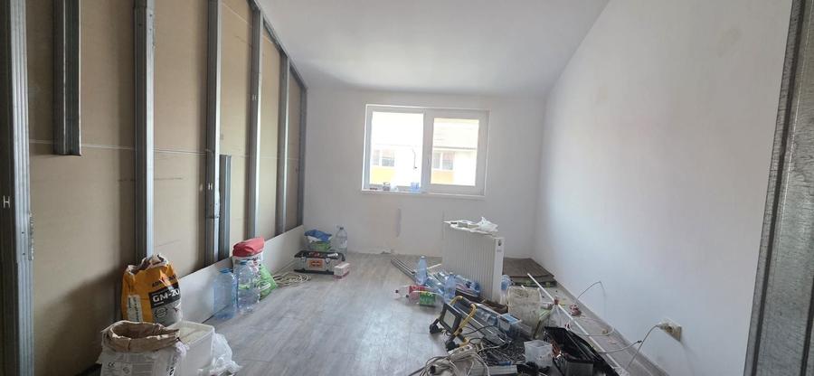Apartament cu 2 camere decomandat în Km 4