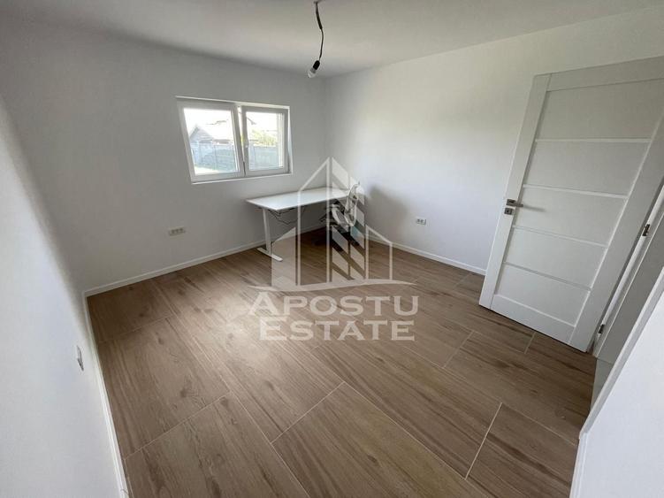 Casă individuală cu 6 camere cu Canalizare în Săcălaz