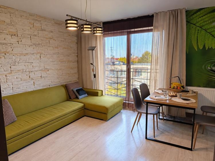 Apartament cu 4 camere decomandat, mobilat în Central