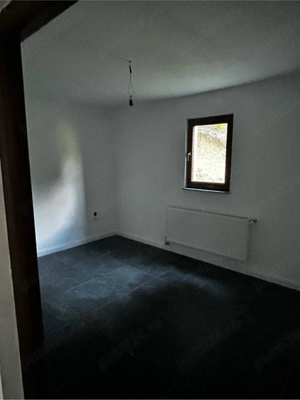 Casă cu Teren 1500 Mp în Poiana