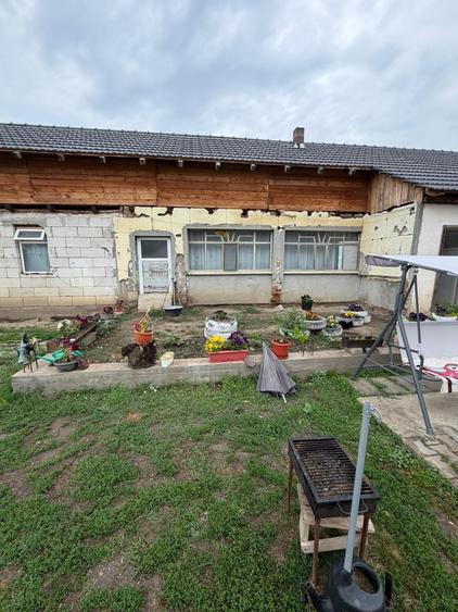 Casă cu 4 camere în Sânmartin