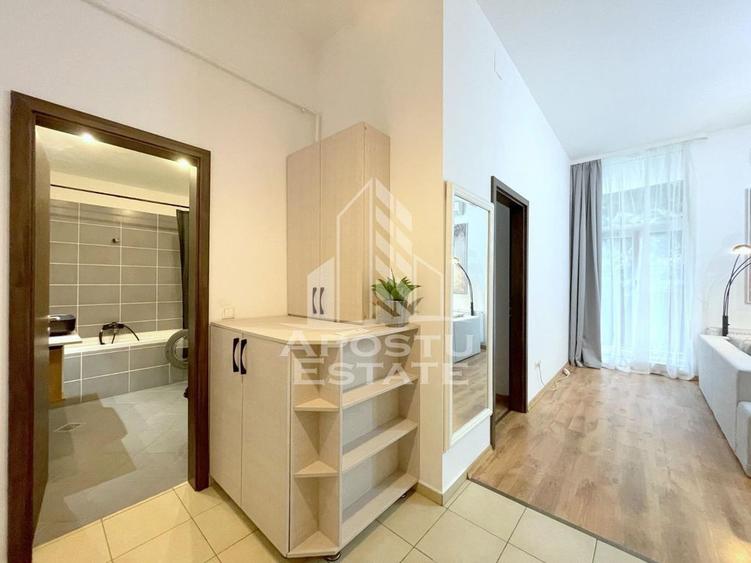 Apartament cu 2 camere semidecomandat, mobilat în Soarelui