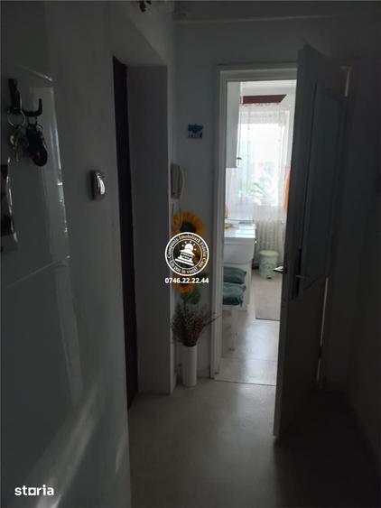 Apartament cu 2 camere semidecomandat în Podul de Piatră