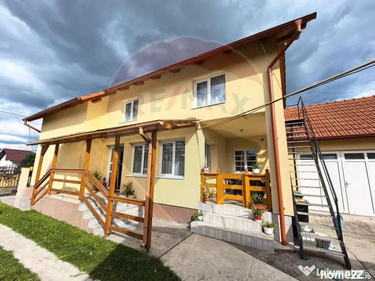 Casă cu 4 camere cu Teren 1295 Mp în Central