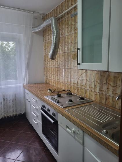 Apartament cu 3 camere decomandat, mobilat în 1 Mai
