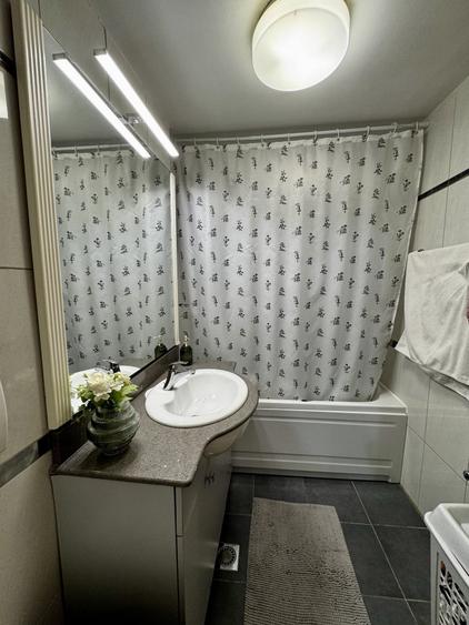 Apartament cu 4 camere decomandat, mobilat în Lipovei