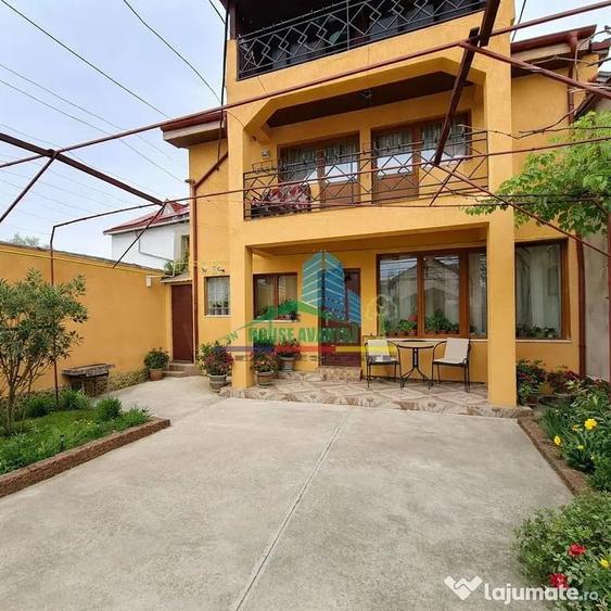 Casă cu 5 camere cu Teren 157 Mp în Central