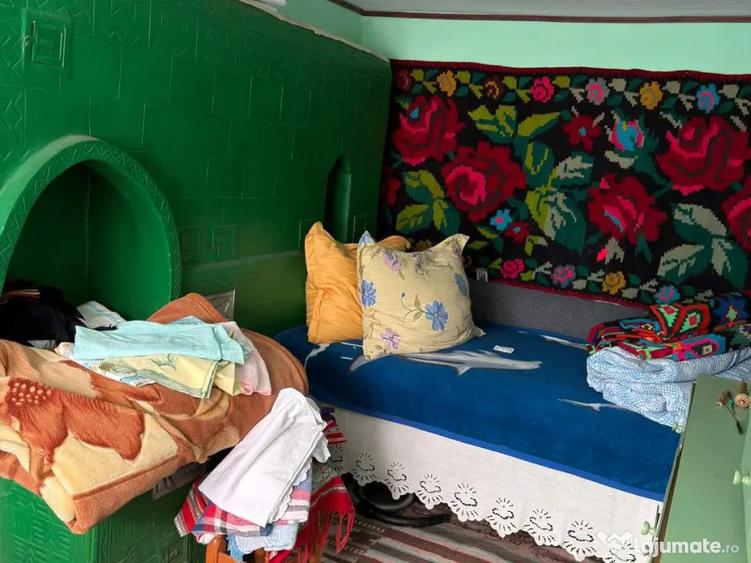 Casă cu 4 camere cu Teren 1000 Mp în Bodești