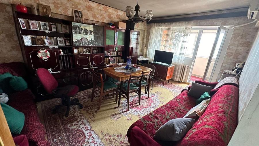 Apartament cu 3 camere decomandat, mobilat în Lacul Tei