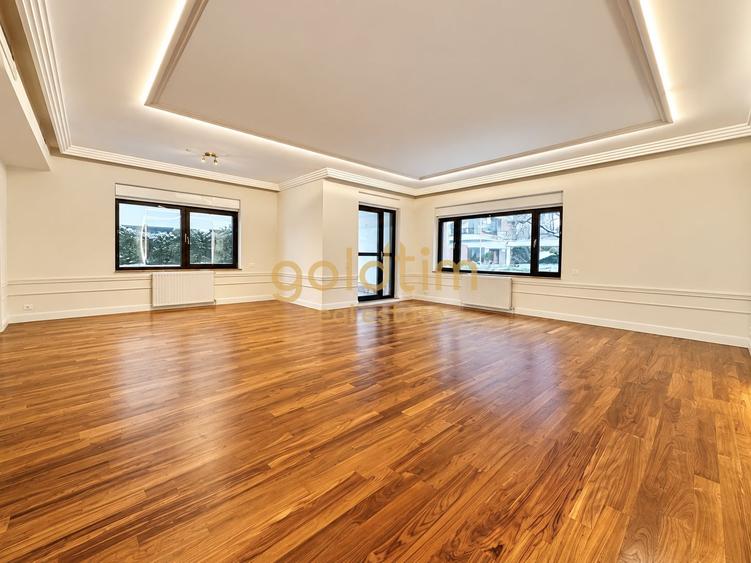 Apartament cu 4 camere decomandat, mobilat în Capitale