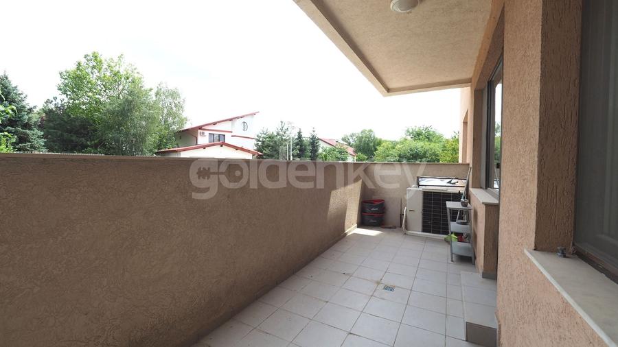 Apartament cu 3 camere semidecomandat, mobilat în Iancu Nicolae