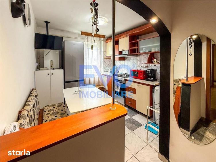 Apartament cu 2 camere semidecomandat în Podu Roș