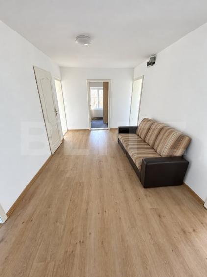 Casă individuală cu 13 camere cu Canalizare în Sud-Est