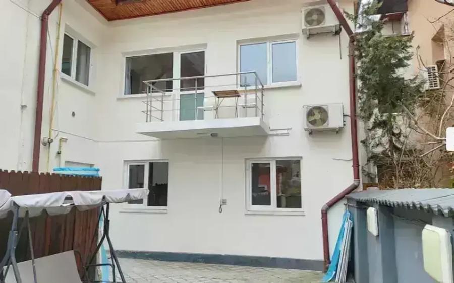 Casă individuală cu 6 camere cu Canalizare în P-ța Alba Iulia