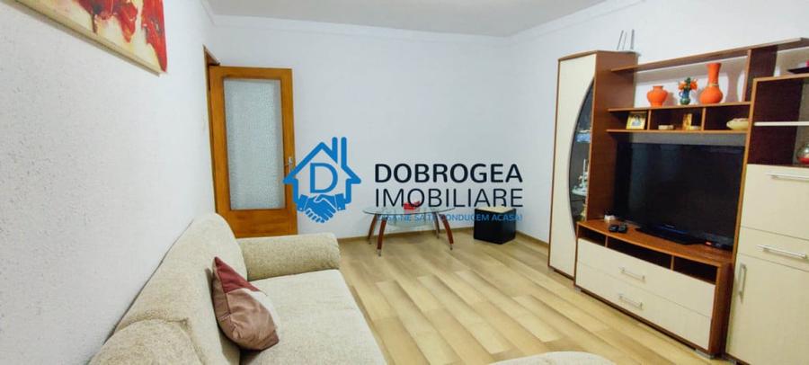 Apartament cu 2 camere decomandat în E3