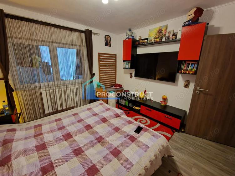 Apartament cu 5 camere nedecomandat, mobilat în UMT