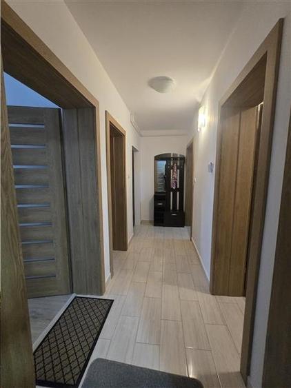 Apartament cu 3 camere decomandat în Semicentral