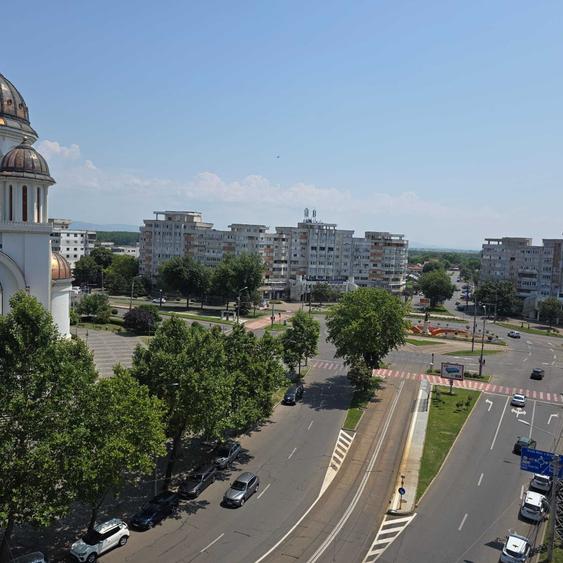 Apartament cu 2 camere decomandat în Exterior Vest