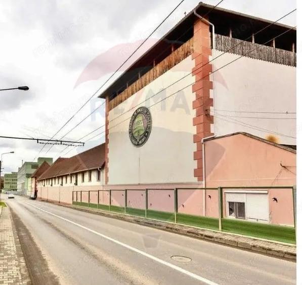 Spațiu comercial, de 6,229 mp, în Central