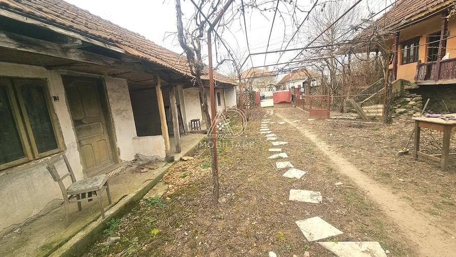 Casă cu 3 camere cu Teren 3019 Mp în Rasovița