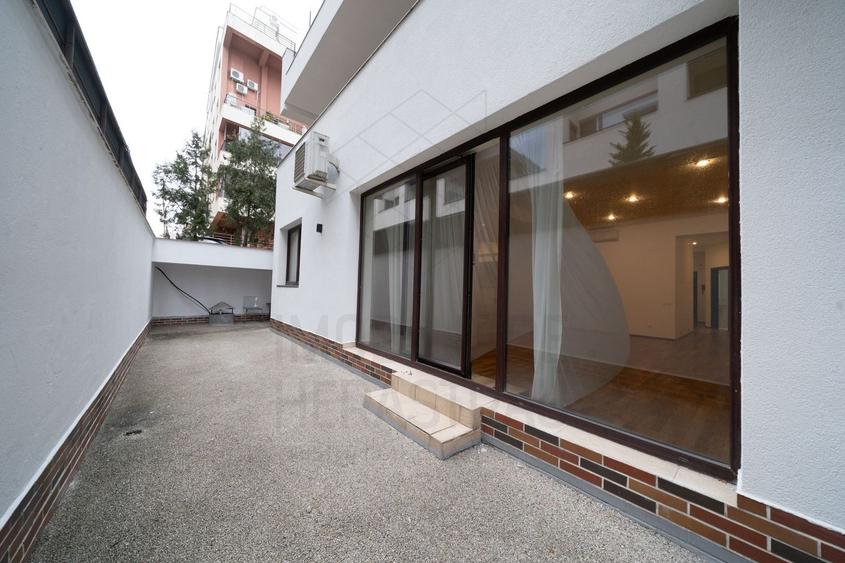 Apartament cu 3 camere decomandat în Șoseaua Nordului
