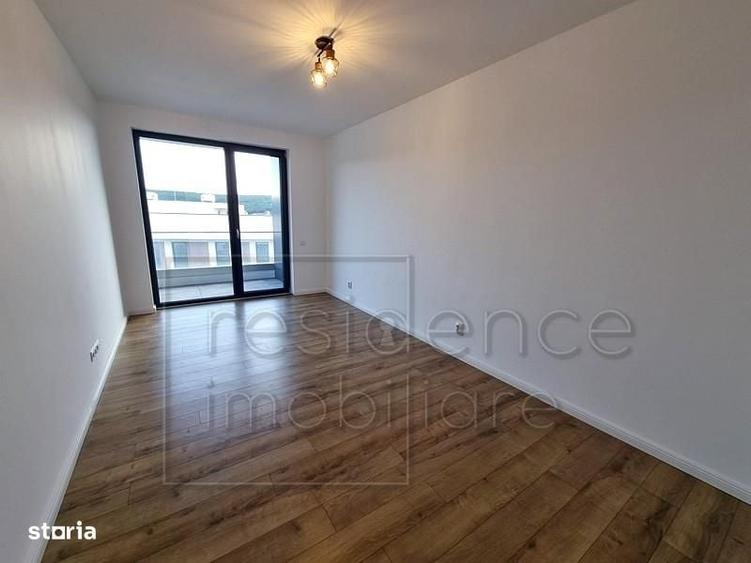 Apartament cu 4 camere semidecomandat, mobilat în Zorilor