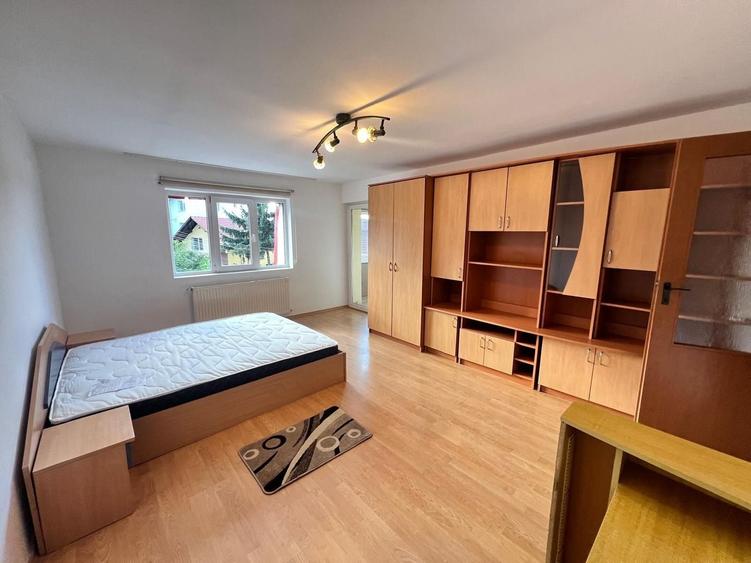 Apartament cu 2 camere decomandat, mobilat în Zorilor