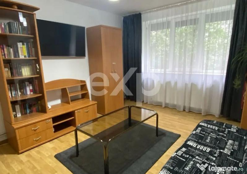 Apartament cu 3 camere decomandat în Negru Vodă