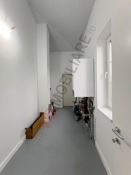 Casă cu 4 camere cu Garaj în Corbeanca