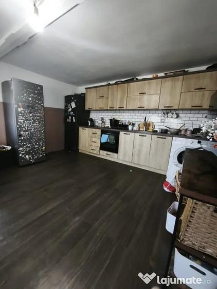 Casă cu 2 camere cu Teren 5567 Mp în Frătăuții Vechi