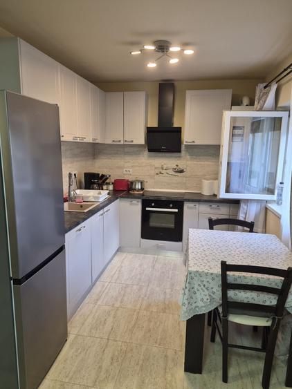 Apartament cu 2 camere decomandat în Sânmihaiu Român