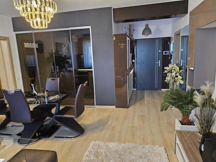 Apartament cu 2 camere decomandat în Exterior Vest
