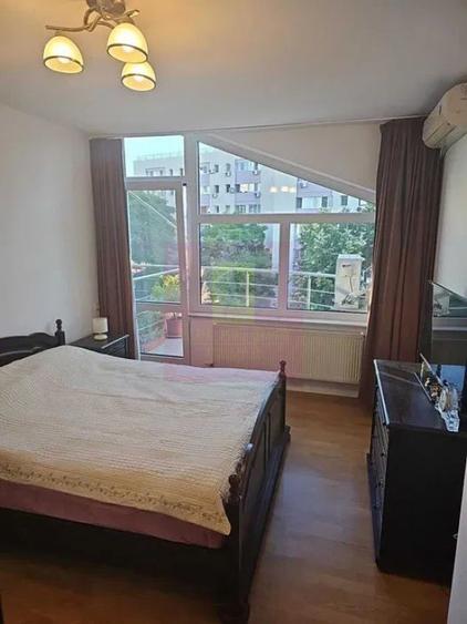 Apartament cu 4 camere decomandat în Dristor