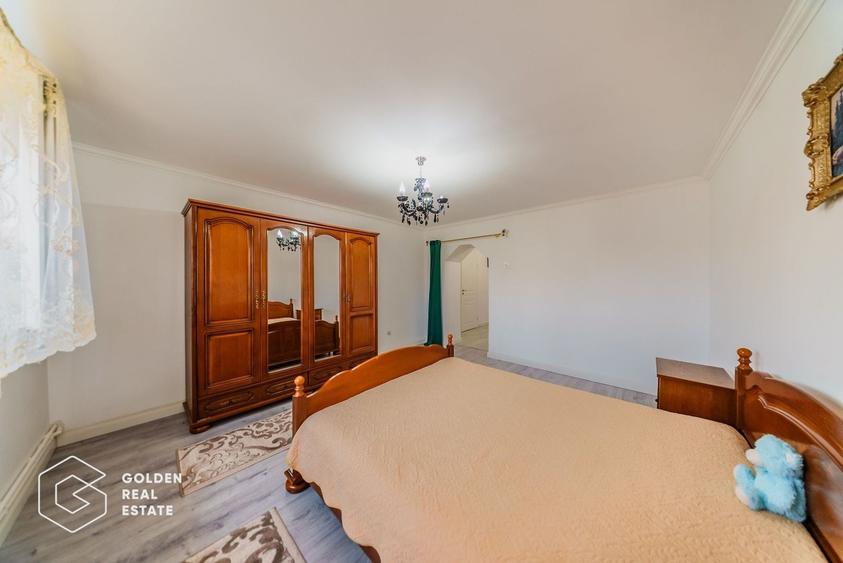 Casă individuală cu 5 camere cu Canalizare în Felnac