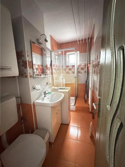 Apartament 3 camere - Zona Dacia - Etaj 2 - Centrala proprie - 1